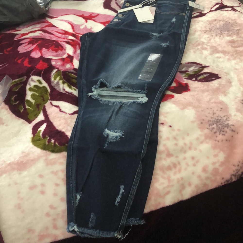 Womens KanCan jeans.‎ NWT. - Picture 7 of 7